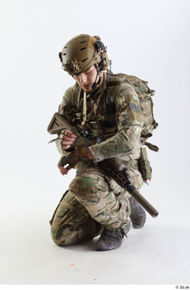 Photos Frankie Perry Army USA Recon - Poses kneeling whole…